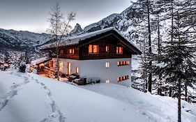 Chalet A La Casa