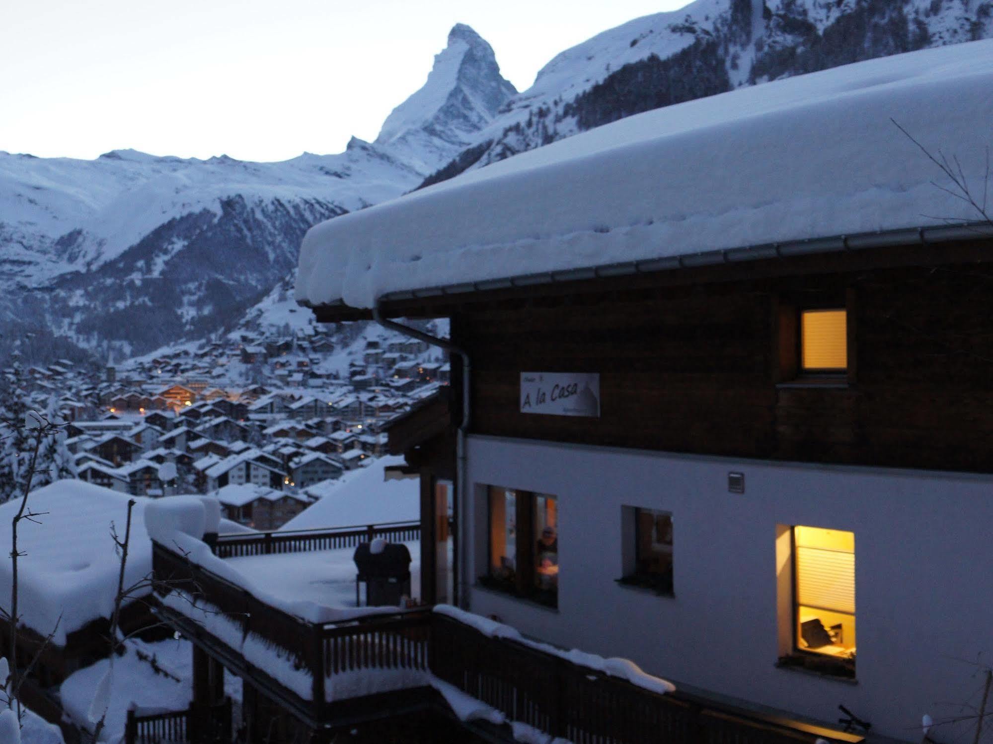 Chalet A La Casa Villa Zermatt Exterior photo