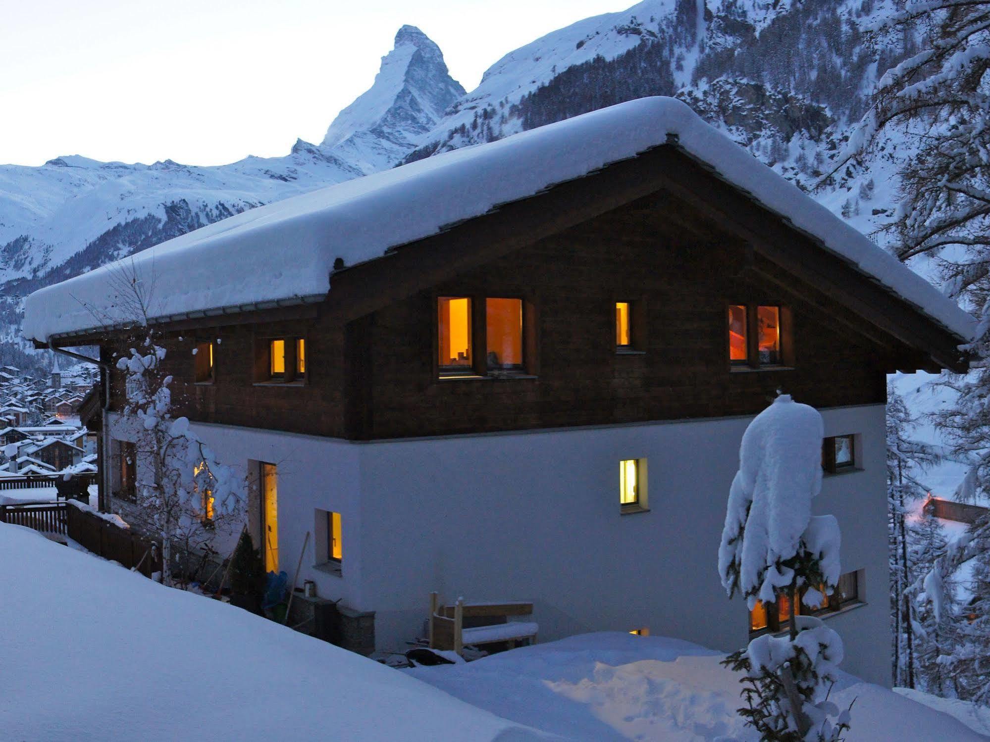 Chalet A La Casa Villa Zermatt Exterior photo